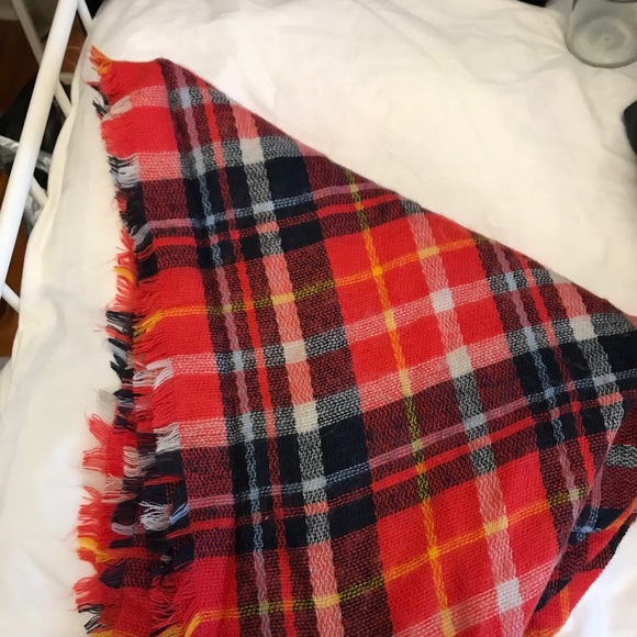 Assorted scarves - Picture 1 of 6